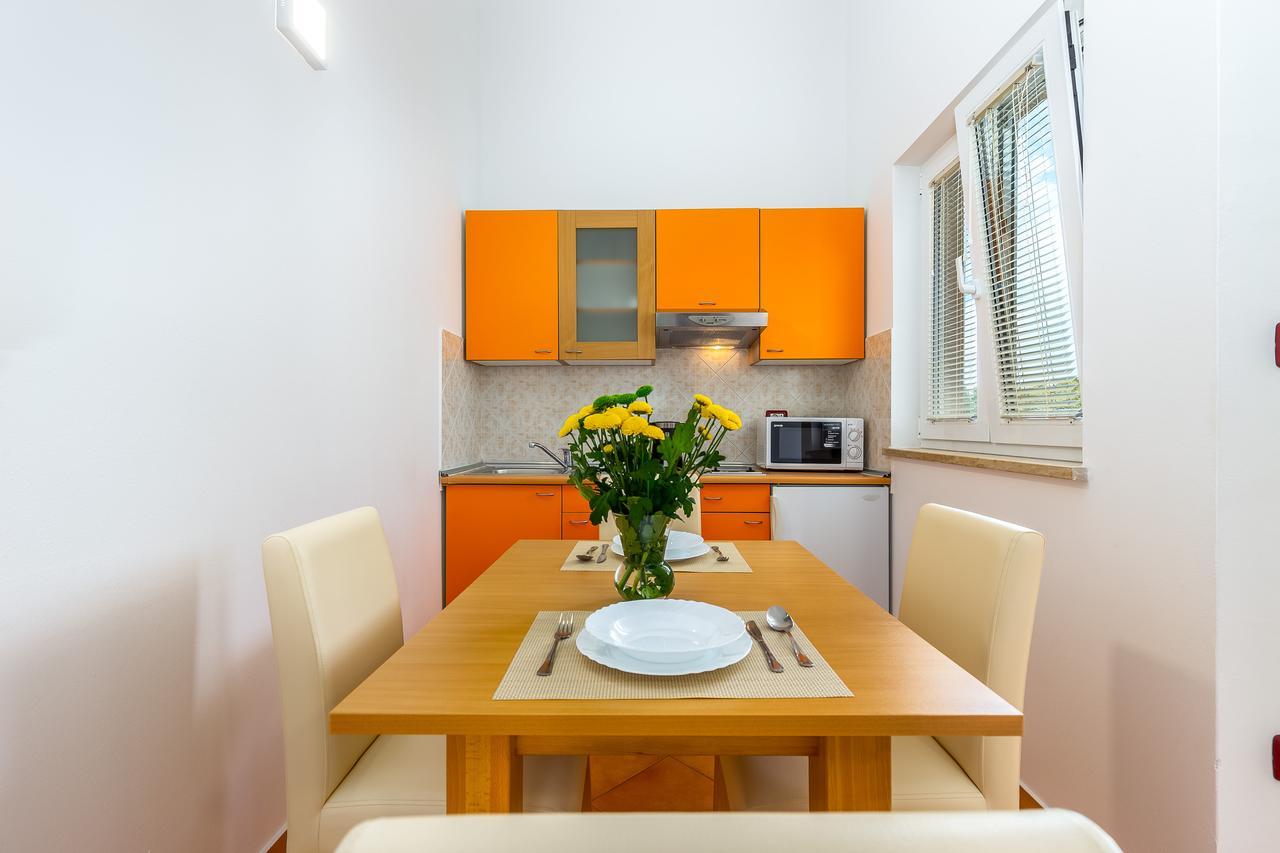 Apartments Nada Rovinj Exterior photo