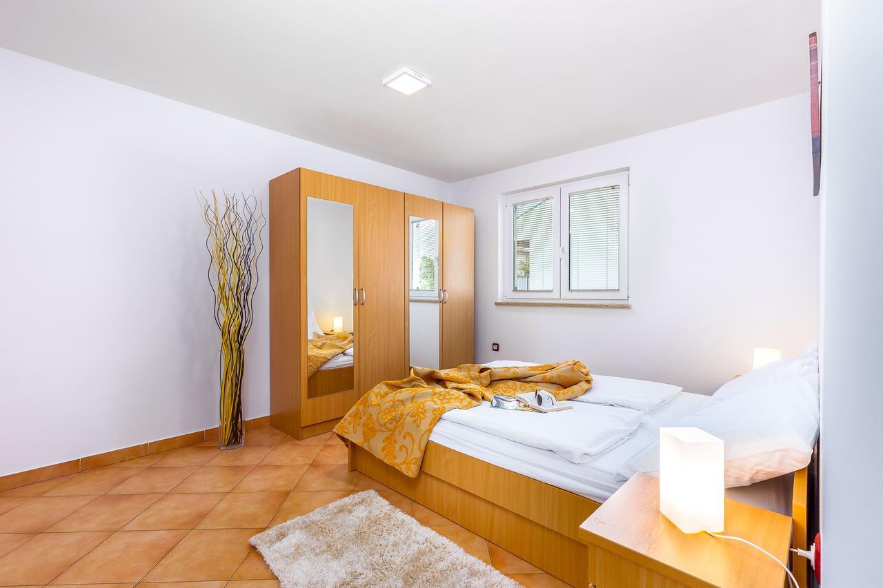Apartments Nada Rovinj Exterior photo