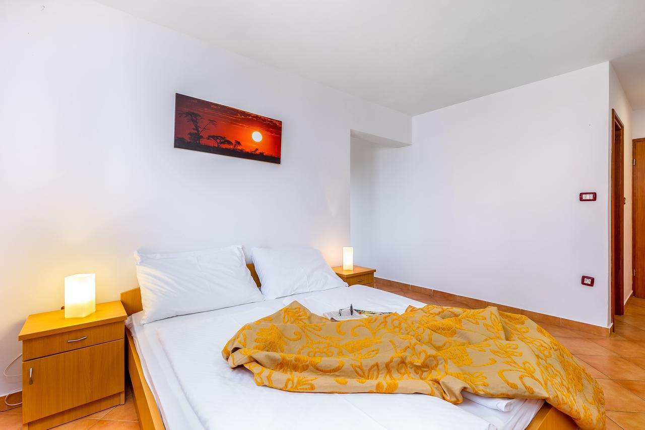 Apartments Nada Rovinj Exterior photo